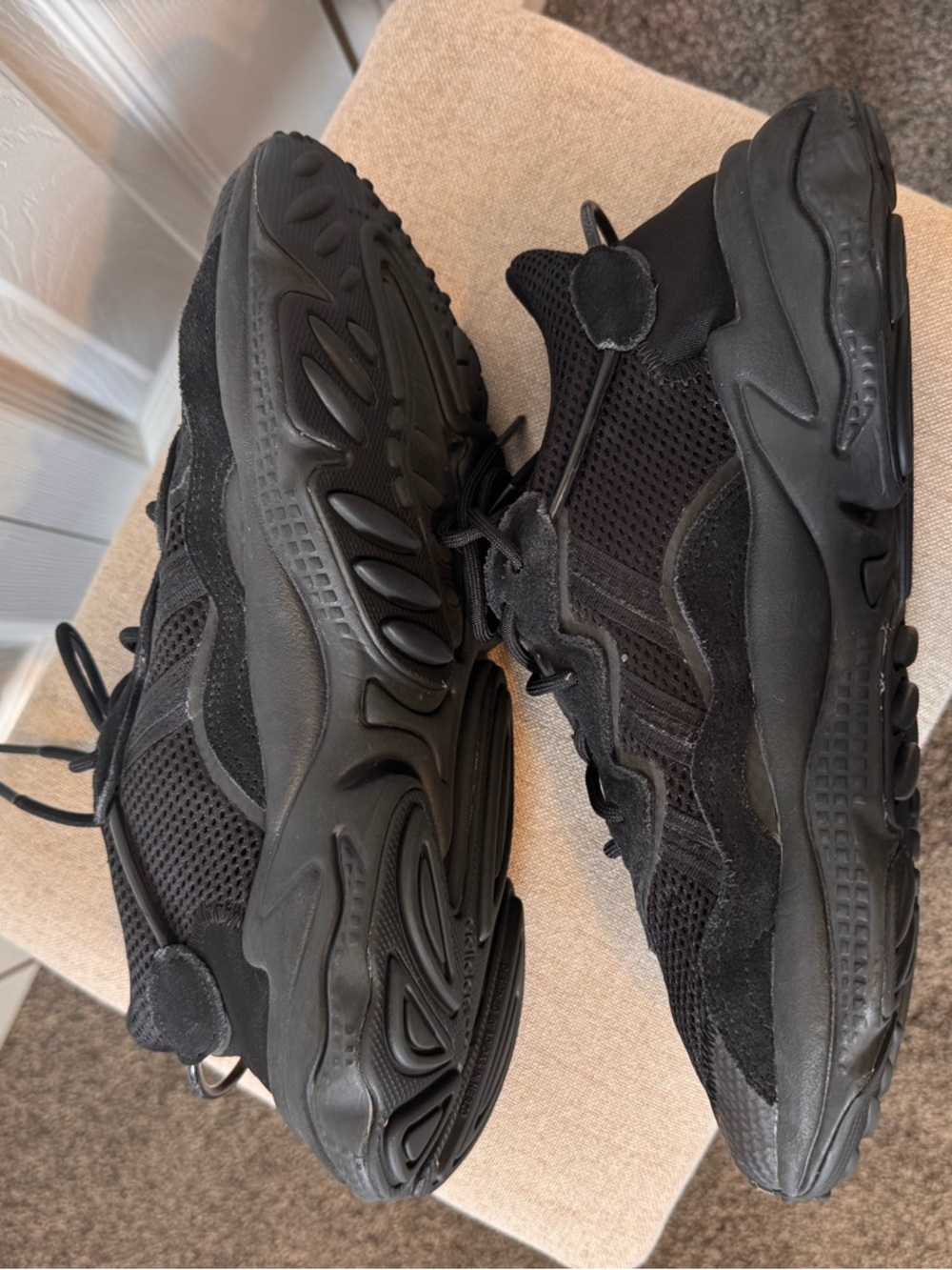 Mens Adidas Ozweego Core Black Sneakers US Sz 8 Mesh Upper Suede Lace Up - Picture 8 of 14